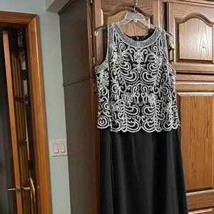 J Kara Women's Sleeveless Gown, Size 16W